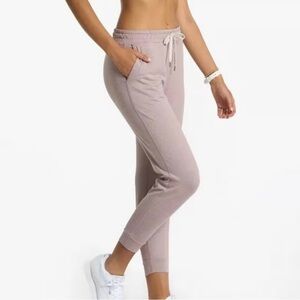Vuori performance jogger 
Small
- Light Pink